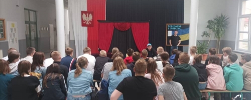 Spektakl profilaktyczny Teatru „Kurtyna” pt. „Cisza”